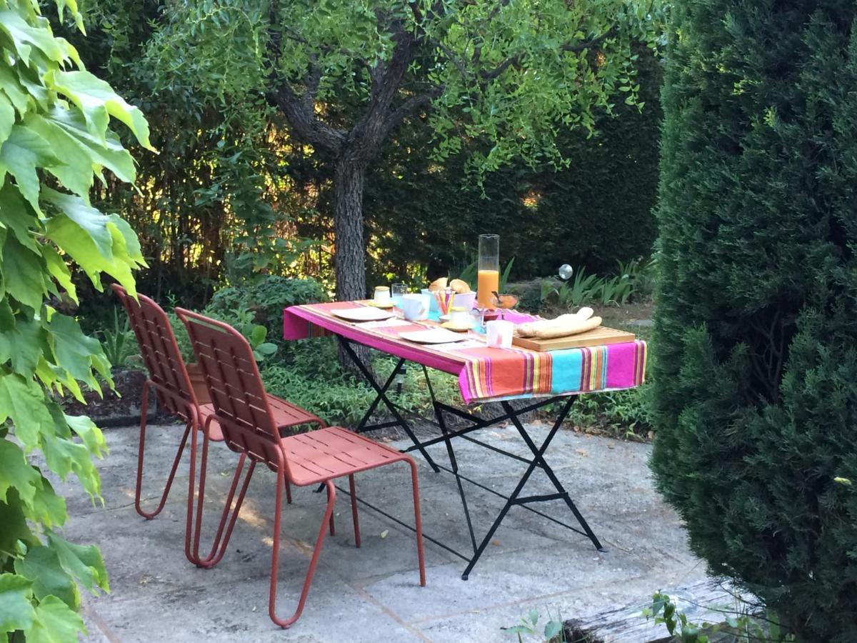 B&B Petite Maison Le Jardin Vaison-la-Romaine Exterior foto